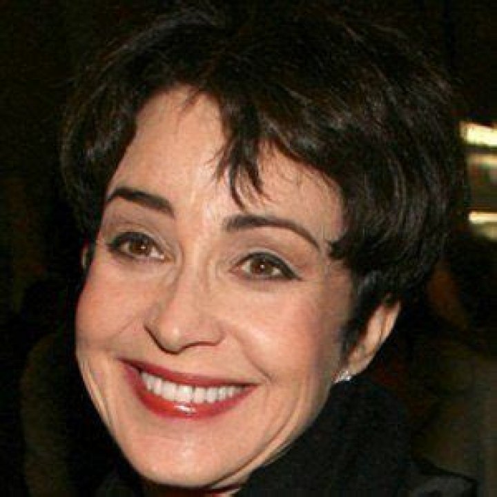 Exploring the Age and Career of Annie Potts: A Journey Through Her Life and Achievements