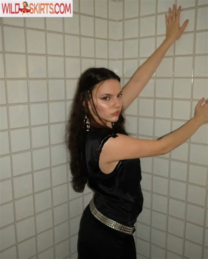Dafne Keen Nude Pack: An In-Depth Exploration of the Rising Star
