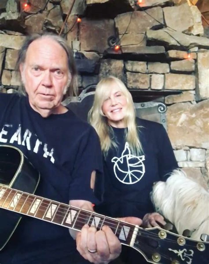 Daryl Hannah and Neil Young Photos: A Glimpse into Their Love Story