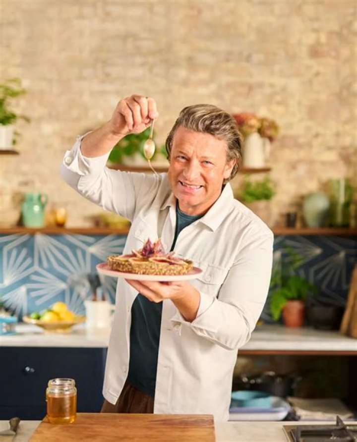 Does Jamie Oliver's Wife Cook? Exploring the Culinary Life of Jools Oliver