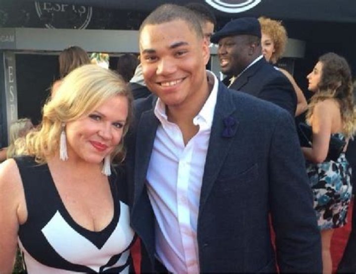 Discovering Holly Rowe's Husband: Insights into Her Personal Life and Journey