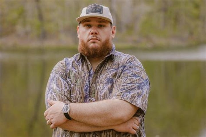 Luke Combs: A Look at His Support for Kamala Harris and the Importance of Voting