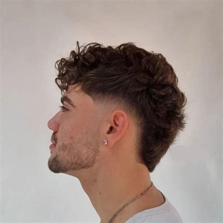 Short Mullet Men: A Modern Haircut with a Retro Twist